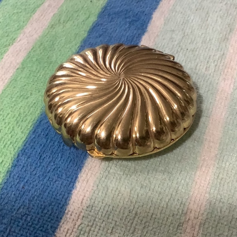 Vintage Partylite tealight travel candle holder gold clam shell seashell